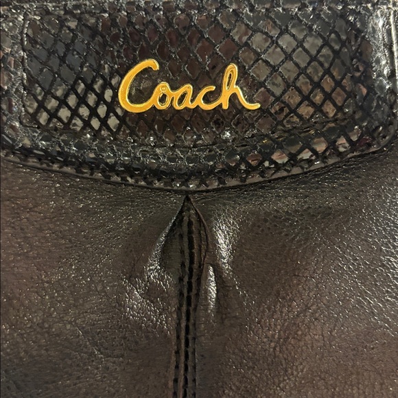 Coach Ashley Large Leather Wristlet Versatile Pouch with Gold toned Hardware - Picture 4 of 7